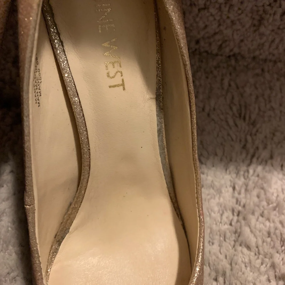🎉Host Pick 🎉 Nine West - Gold Sparkle Heels - Picture 10 of 12